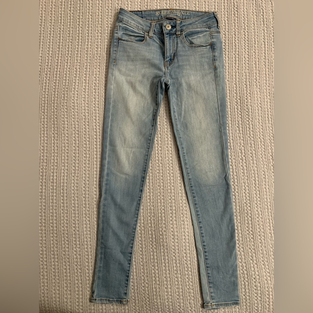 American Eagle Women’s Jegging Size 2R - Light Wash